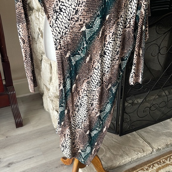 Dress - Picture 3 of 5